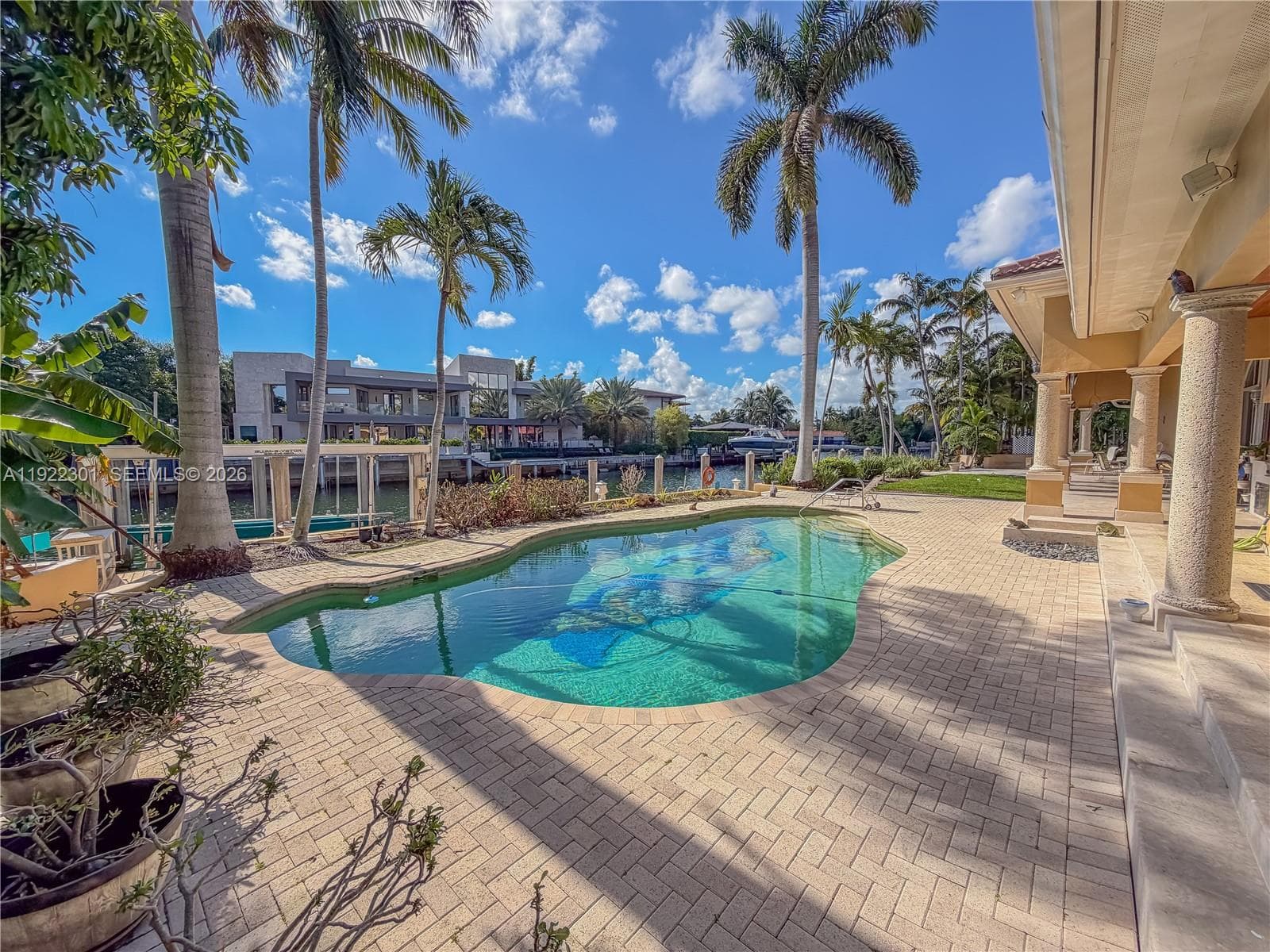 3220 NE 165th St, North Miami Beach FL 33160 — 4