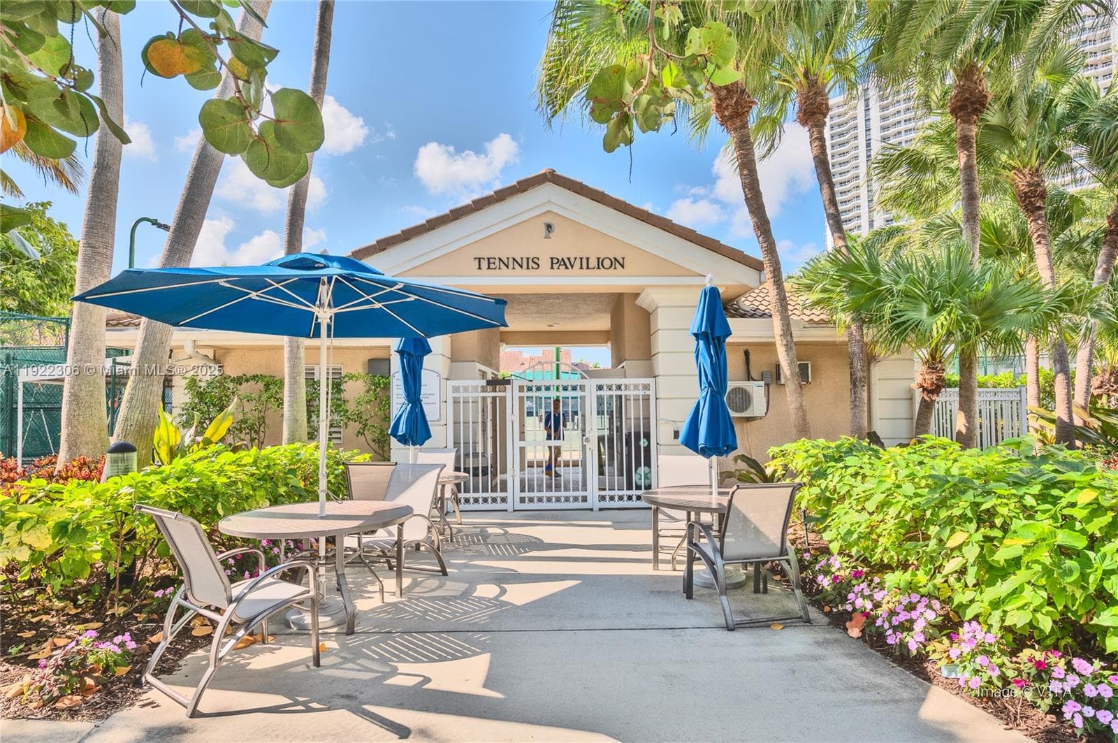 21050 Point Pl # 2001, Aventura FL 33180 — 44