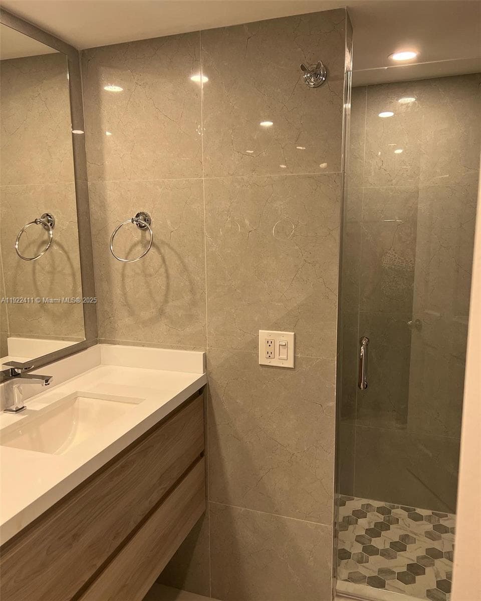 1717 N Bayshore Dr # 1856, Miami FL 33132 — 16