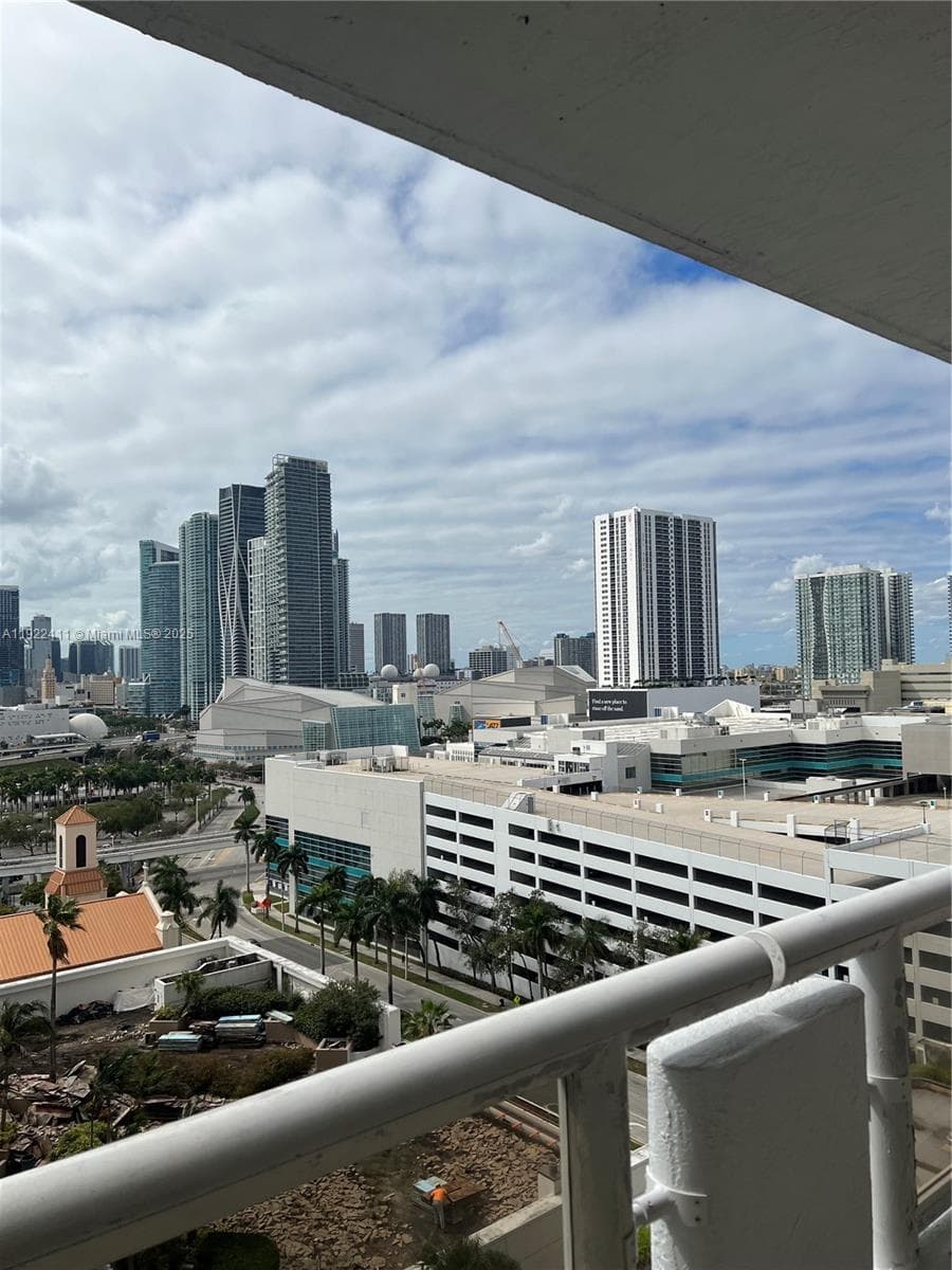 1717 N Bayshore Dr # 1856, Miami FL 33132 — 1