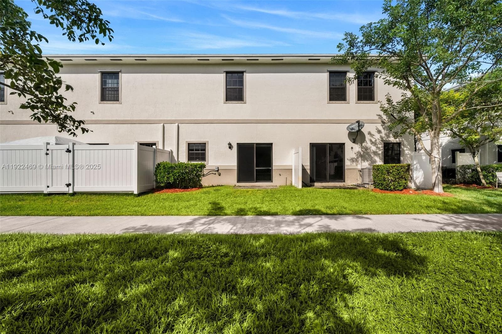 757 SW 11th St, Florida City FL 33034 — 27