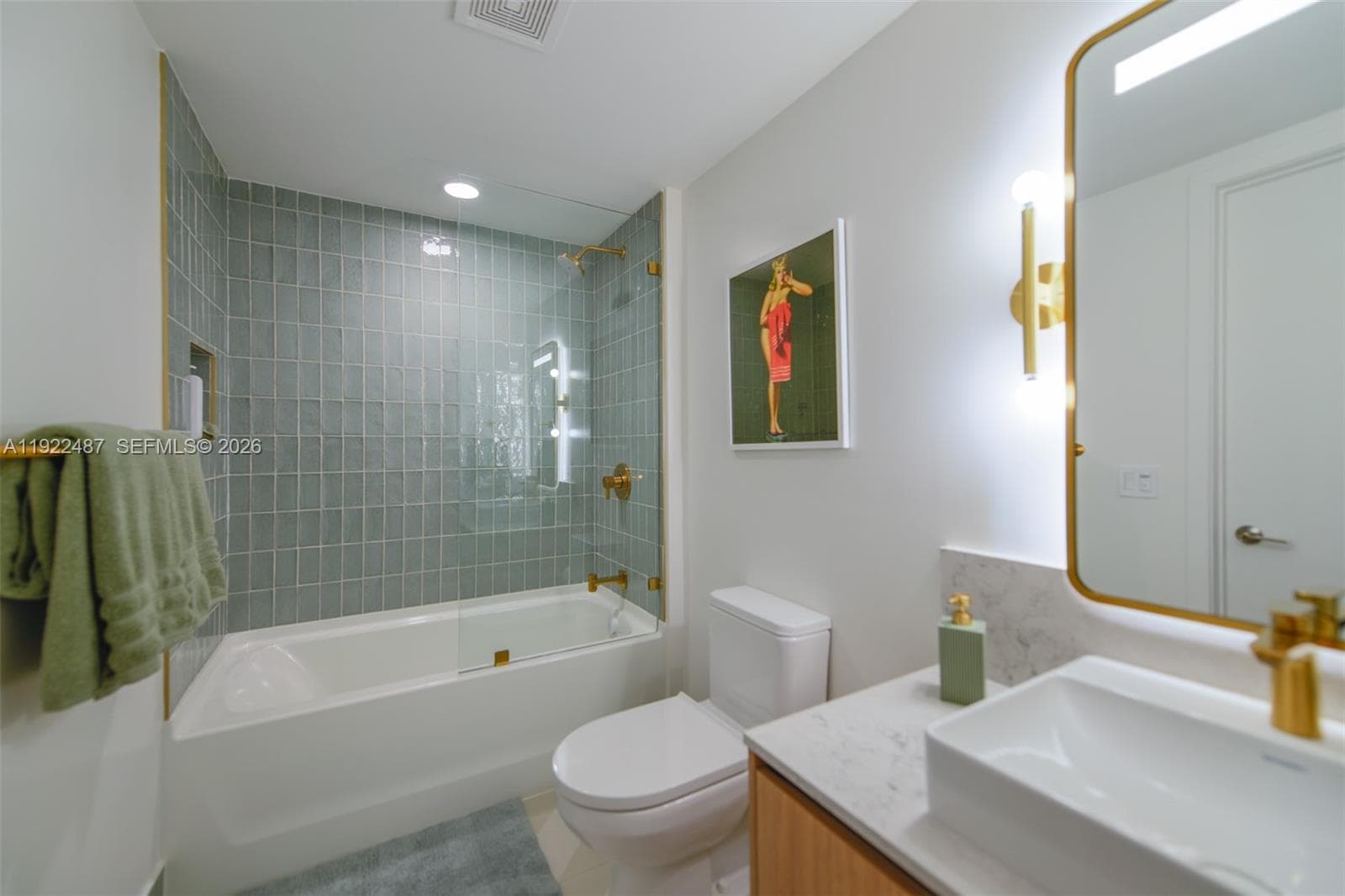 159 NE 6th St # 4601, Miami FL 33132 — 17