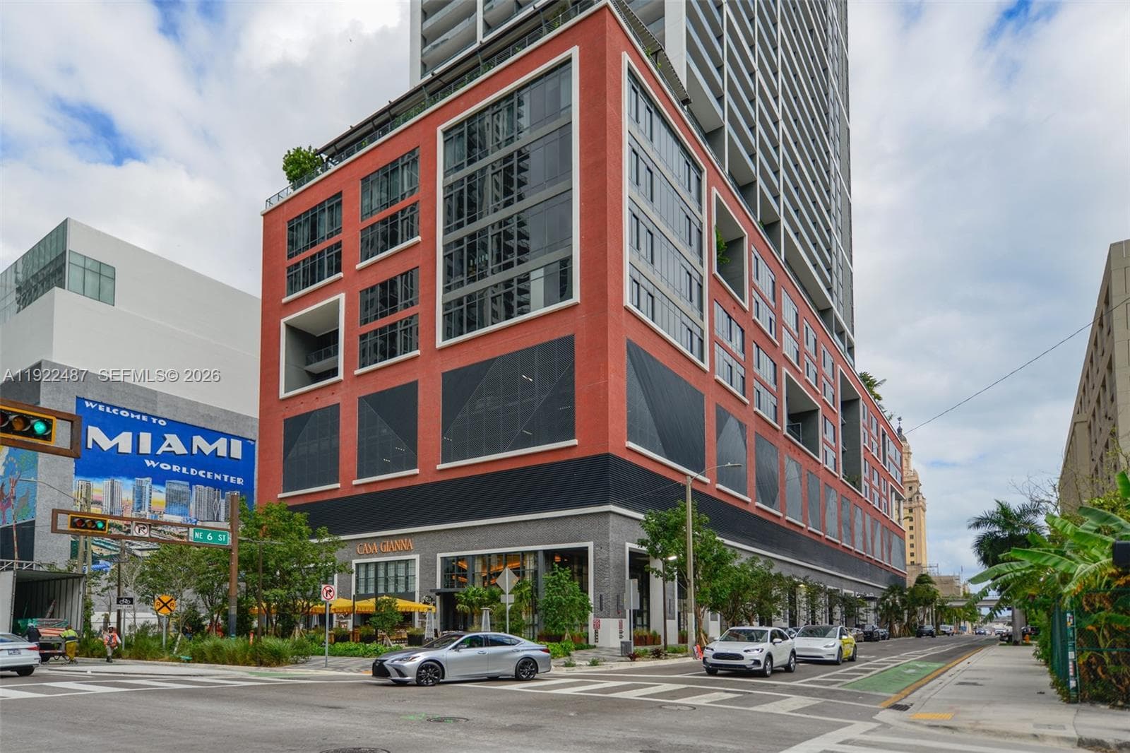 159 NE 6th St # 4601, Miami FL 33132 — 33