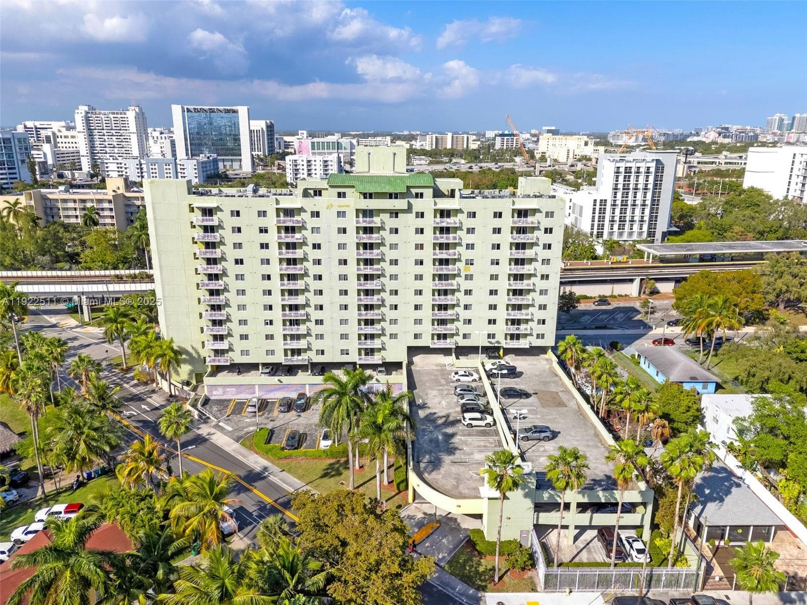816 NW 11th St # 607, Miami FL 33136 — 20