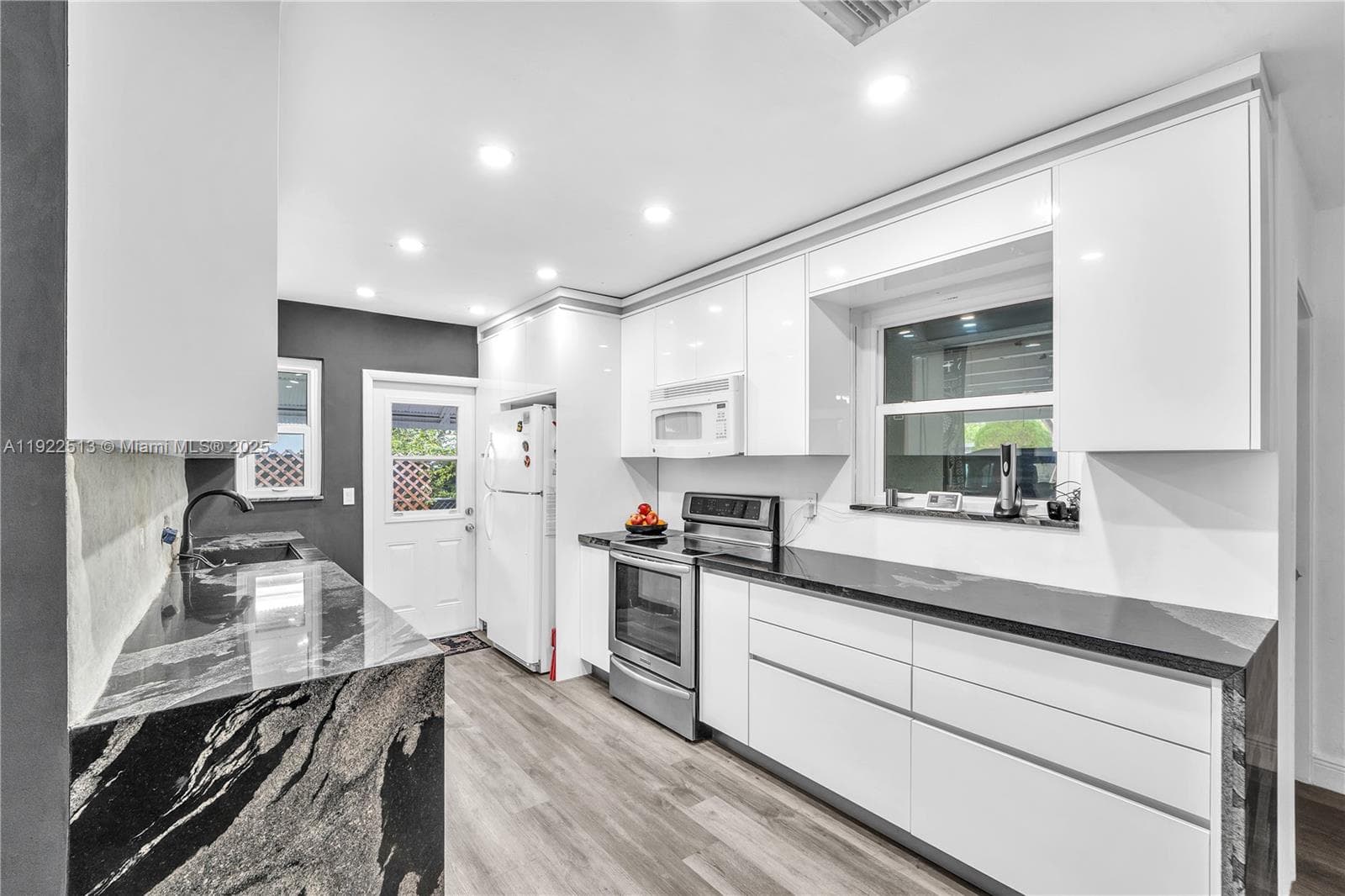 100 NW 123rd St, North Miami FL 33168 — 3