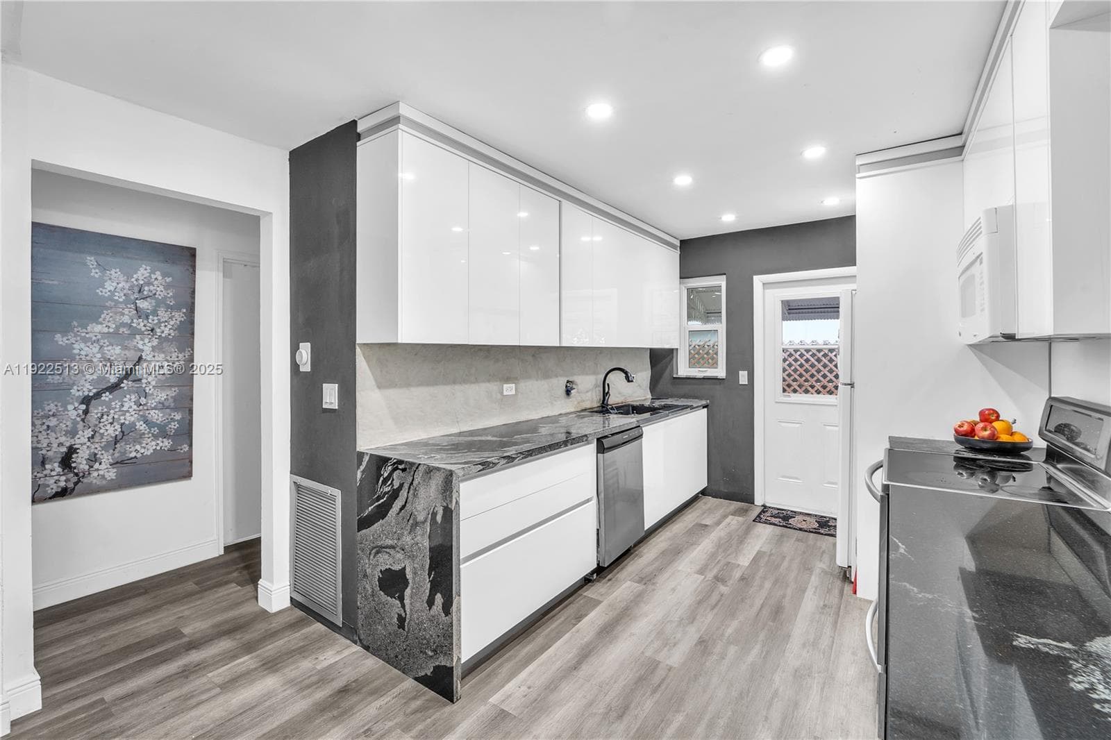 100 NW 123rd St, North Miami FL 33168 — 5