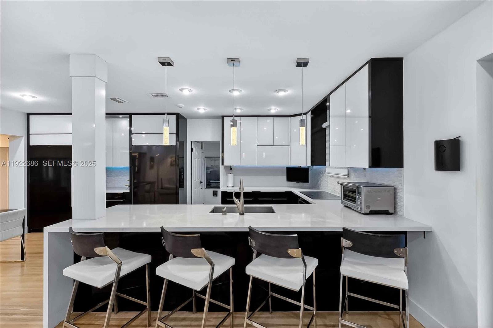7724 Hawthorne Ave, Miami Beach FL 33141 — 13