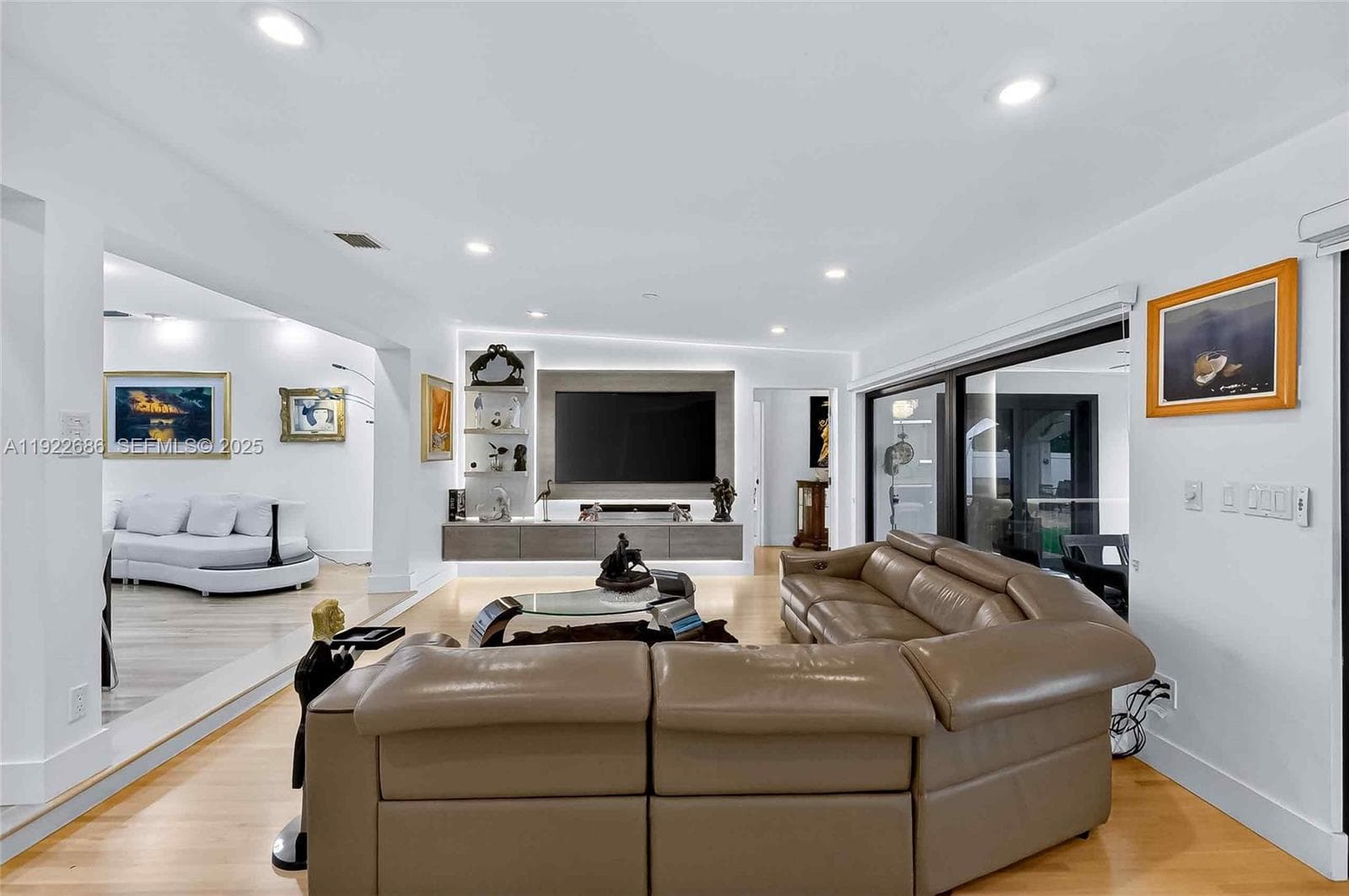 7724 Hawthorne Ave, Miami Beach FL 33141 — 17