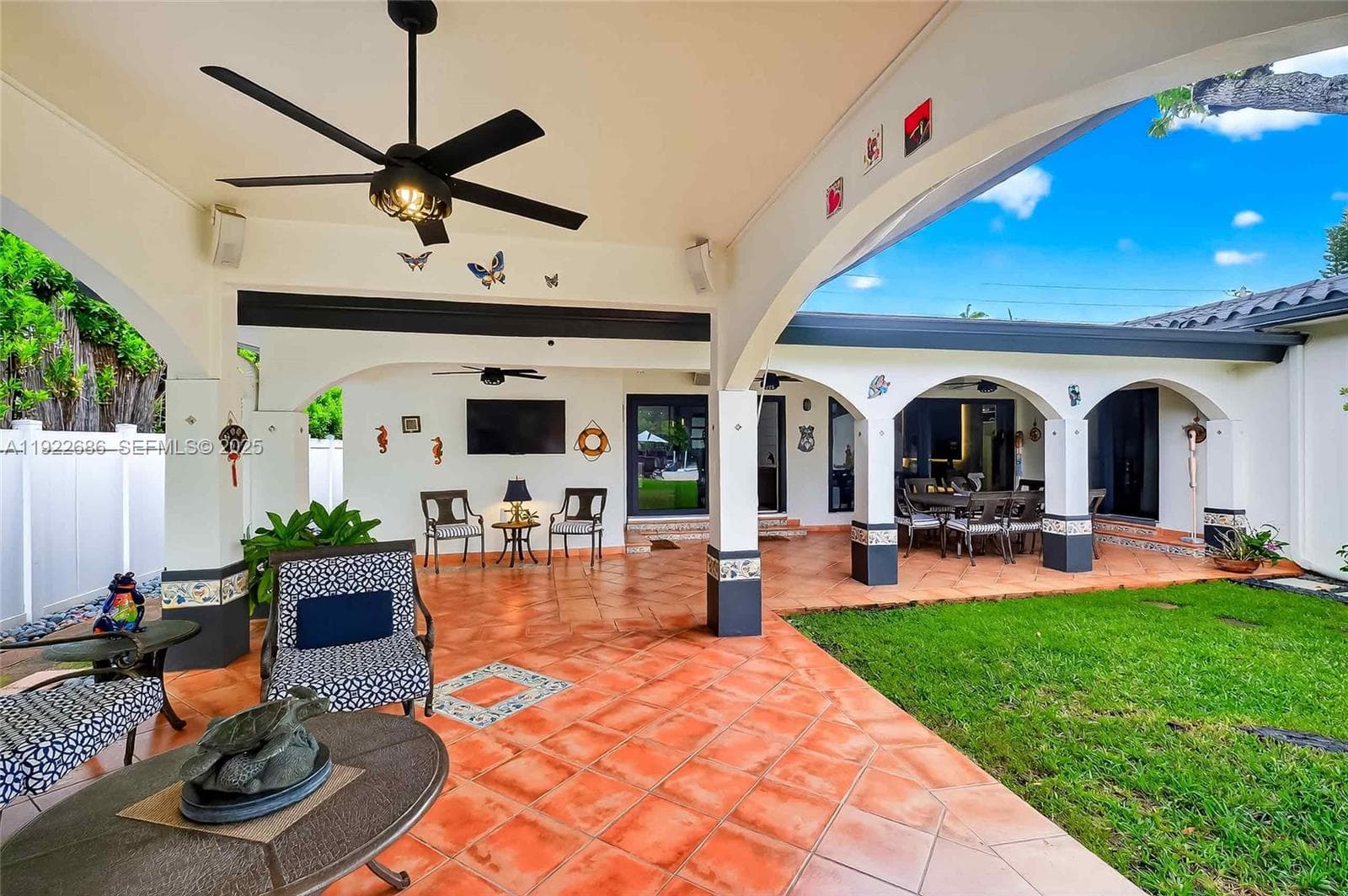7724 Hawthorne Ave, Miami Beach FL 33141 — 53