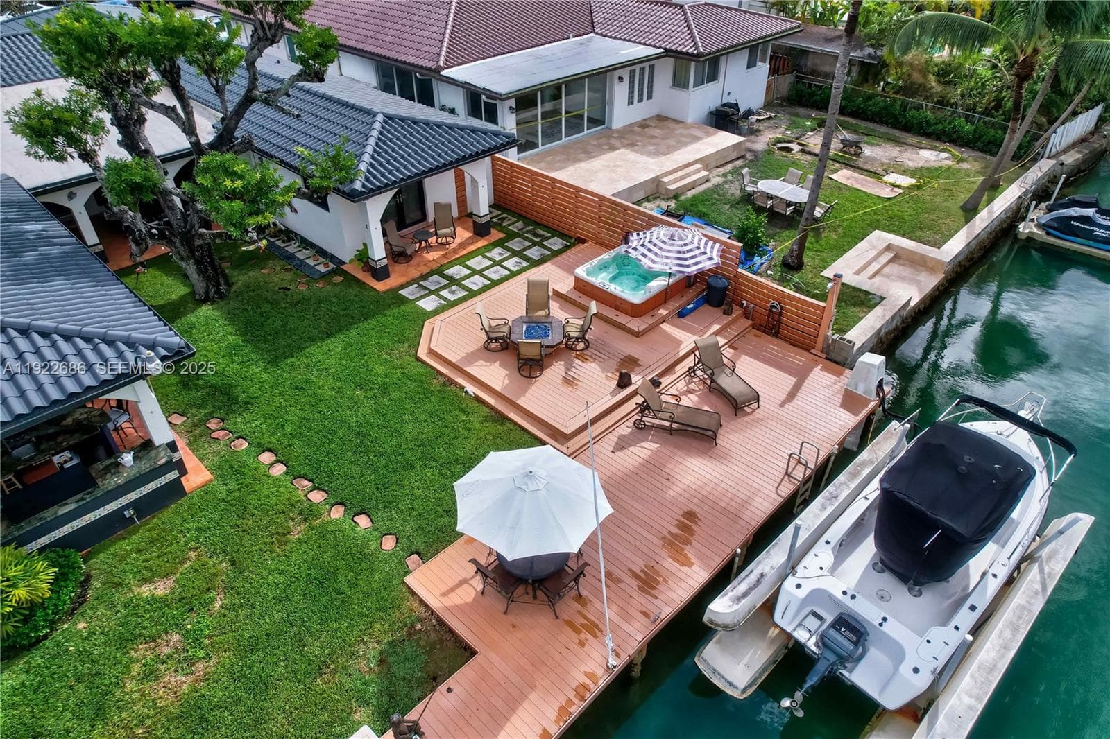 7724 Hawthorne Ave, Miami Beach FL 33141 — 3