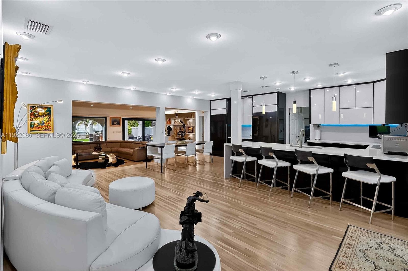 7724 Hawthorne Ave, Miami Beach FL 33141 — 9