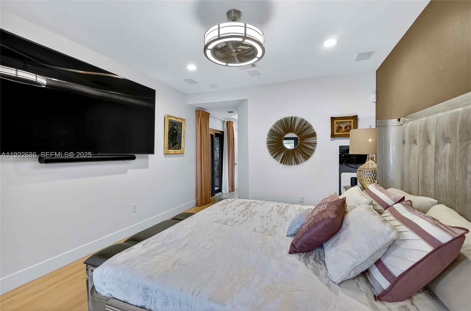 7724 Hawthorne Ave, Miami Beach FL 33141 — 18