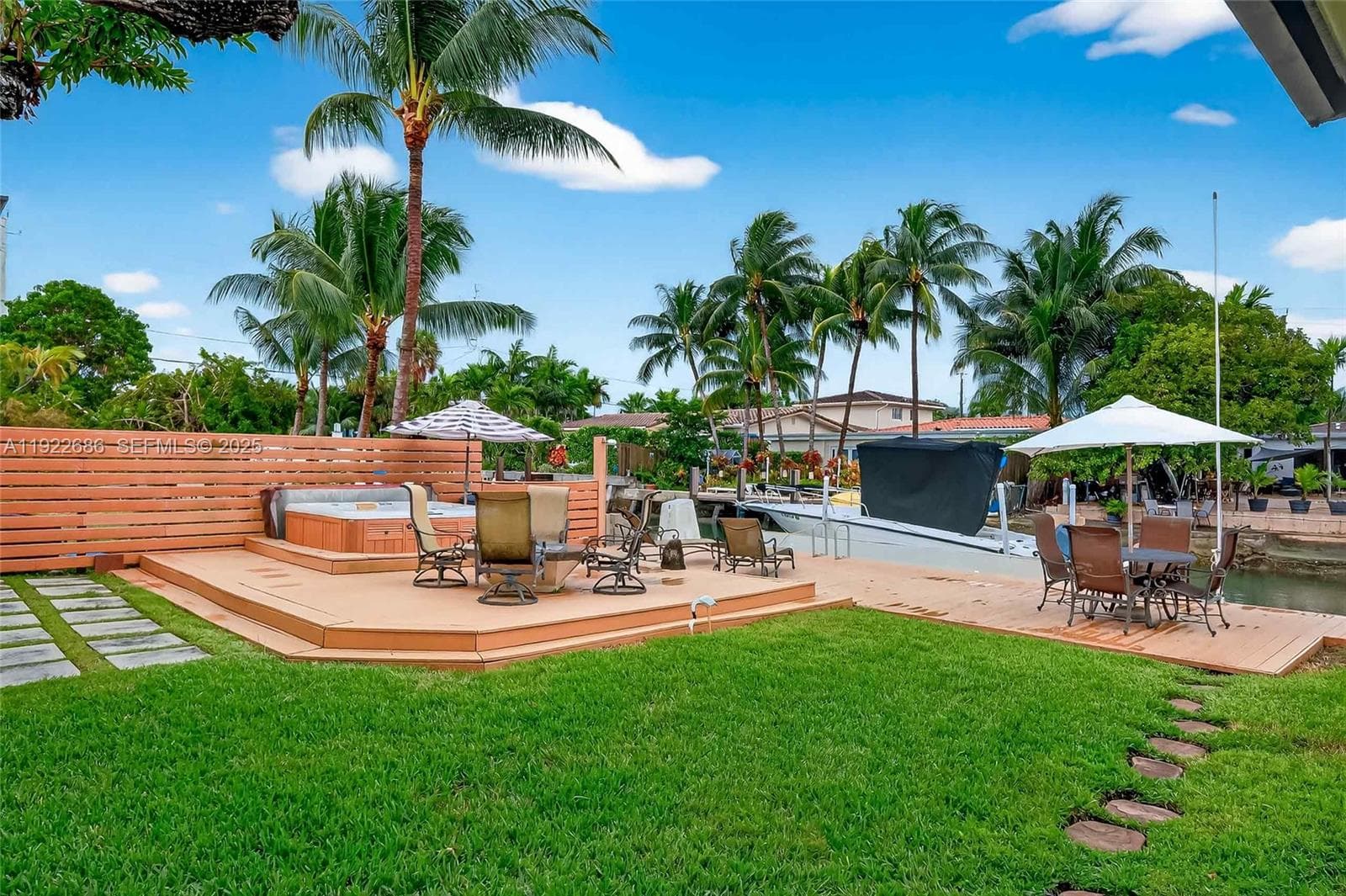 7724 Hawthorne Ave, Miami Beach FL 33141 — 54