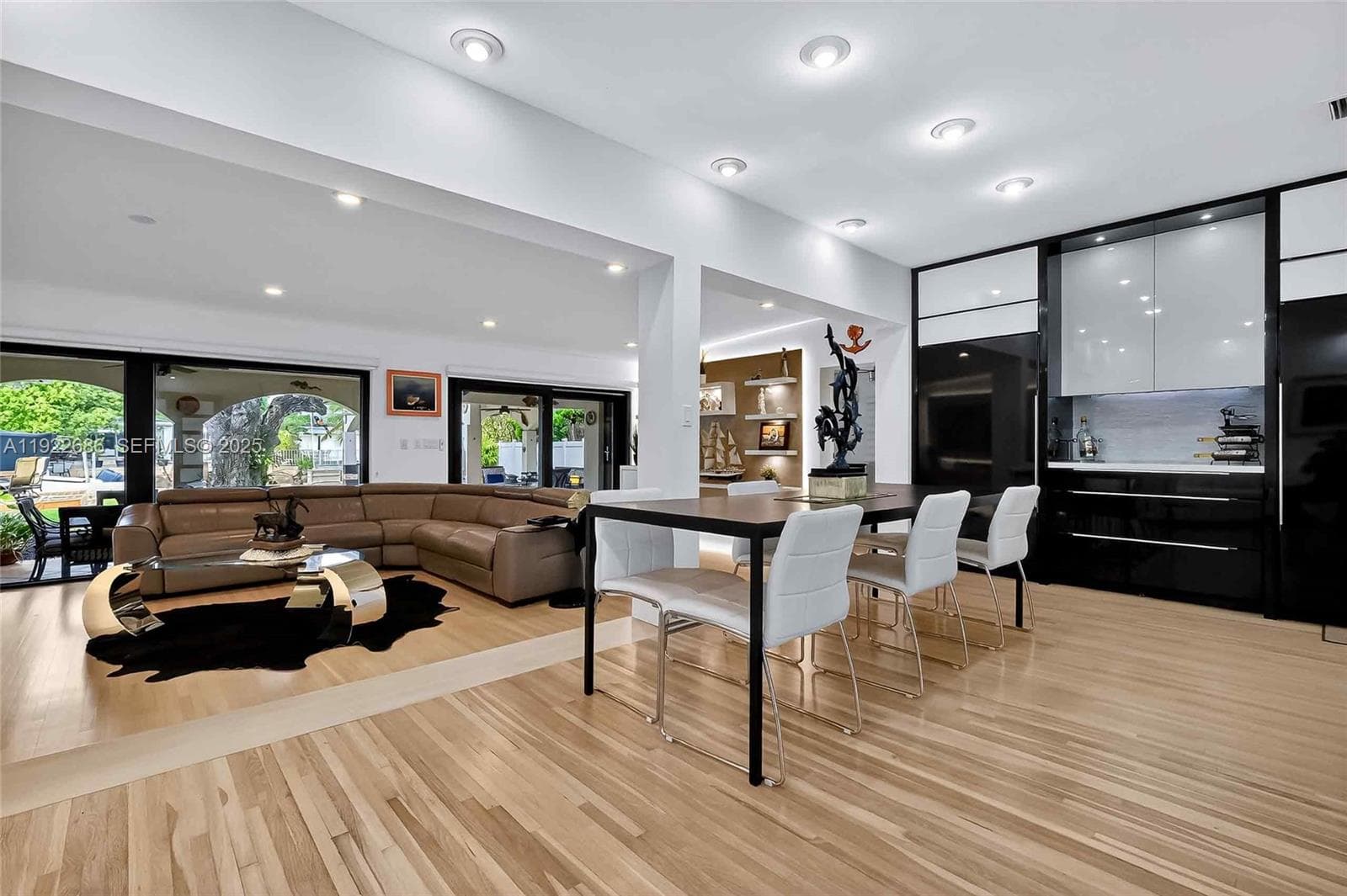 7724 Hawthorne Ave, Miami Beach FL 33141 — 15