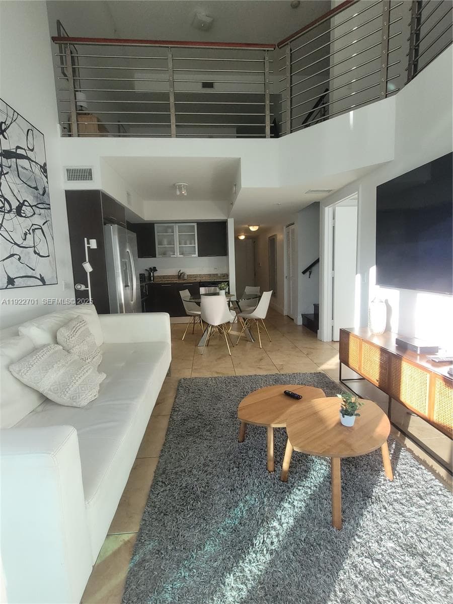 41 SE 5th St # 710, Miami FL 33131 — 5