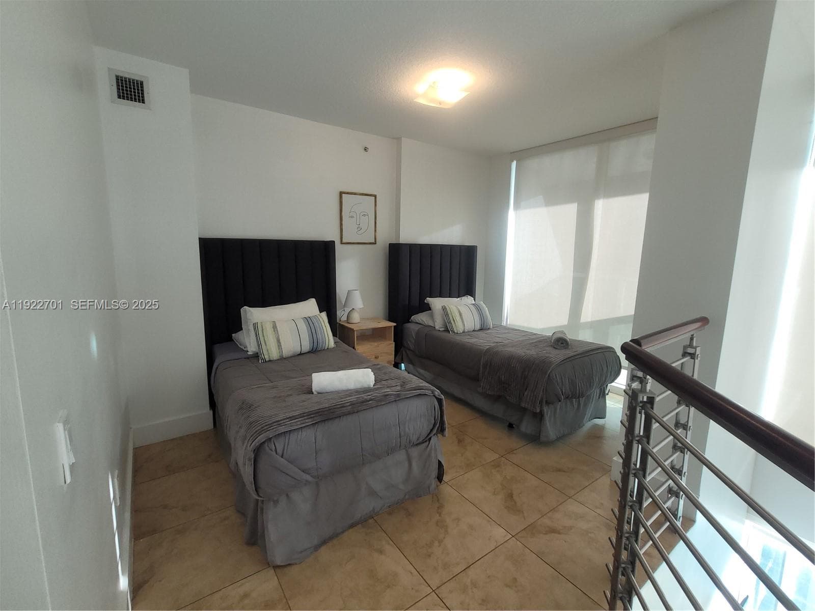 41 SE 5th St # 710, Miami FL 33131 — 11