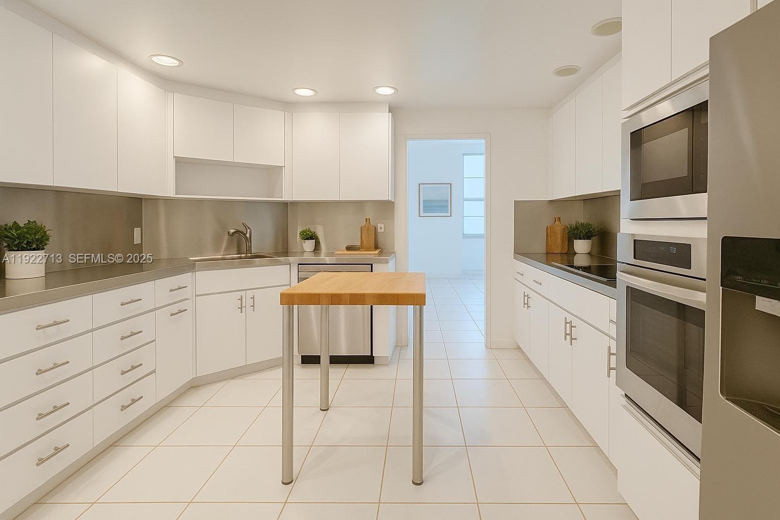 5255 Collins Ave # 5D, Miami Beach FL 33140 — 6
