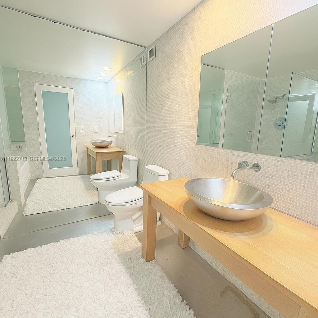 5255 Collins Ave # 5D, Miami Beach FL 33140 — 9