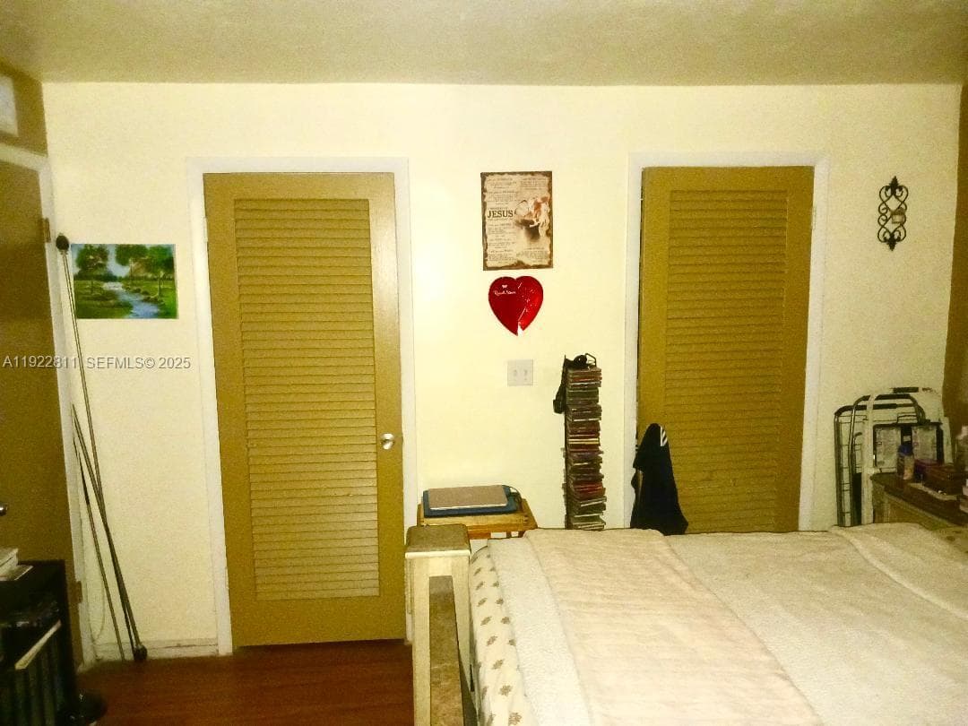 1855 NE 121st St # 31, North Miami FL 33181 — 5