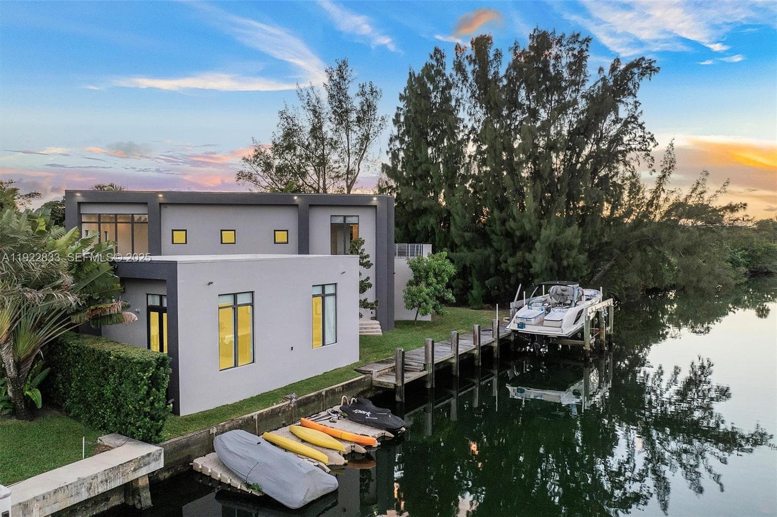 1009 NE 104th St, Miami Shores FL 33138 — 16