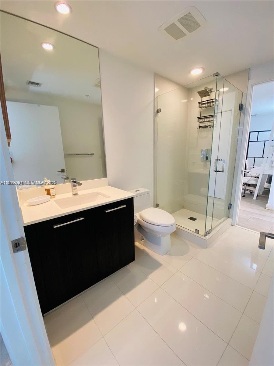55 SW 9th St # 3001, Miami FL 33130 — 15