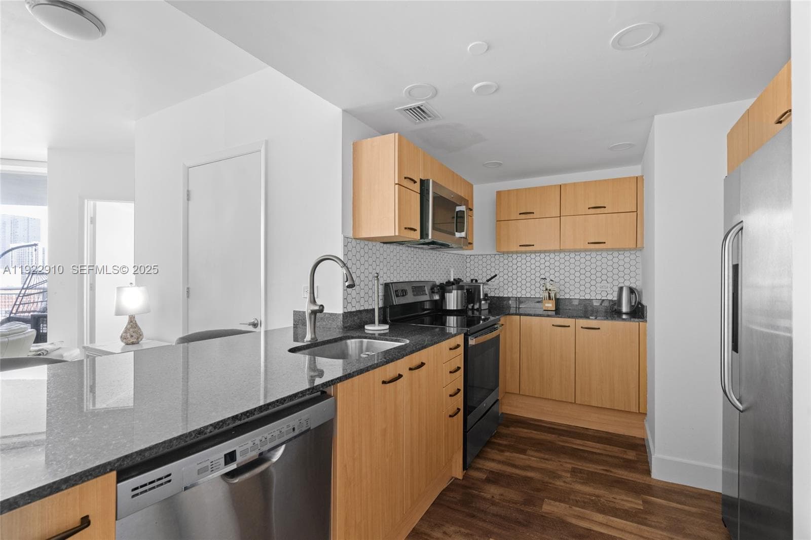 350 S Miami Ave # 1803, Miami FL 33130 — 19