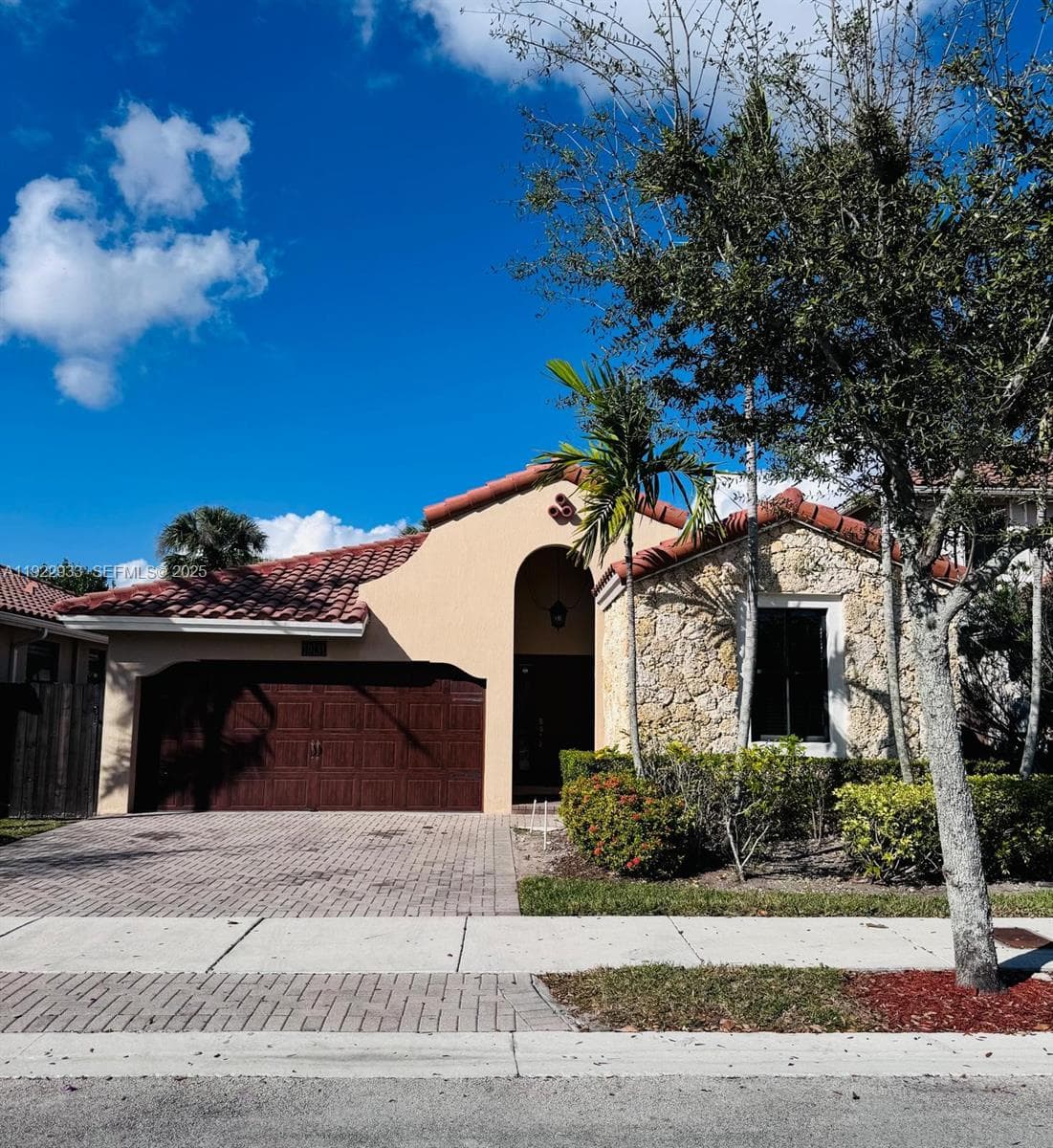 10131 NW 10th St, Miami FL 33172 — 1