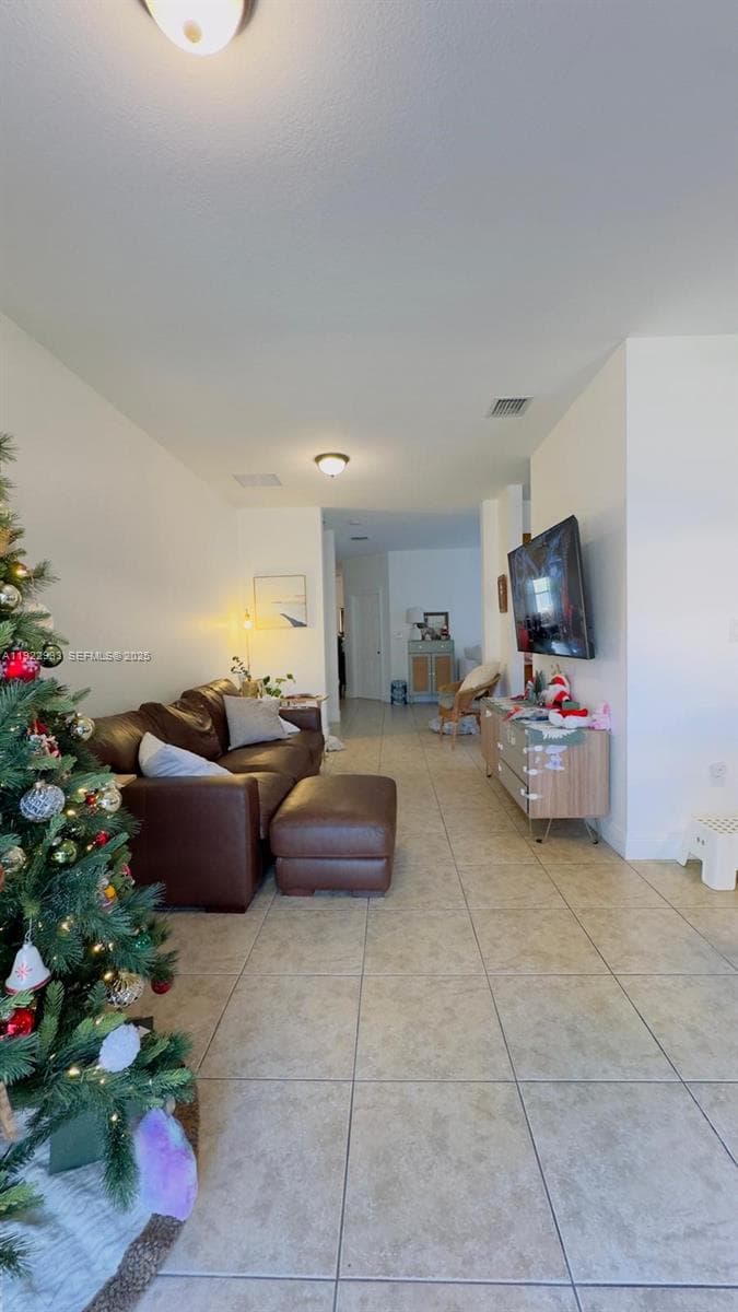 10131 NW 10th St, Miami FL 33172 — 4