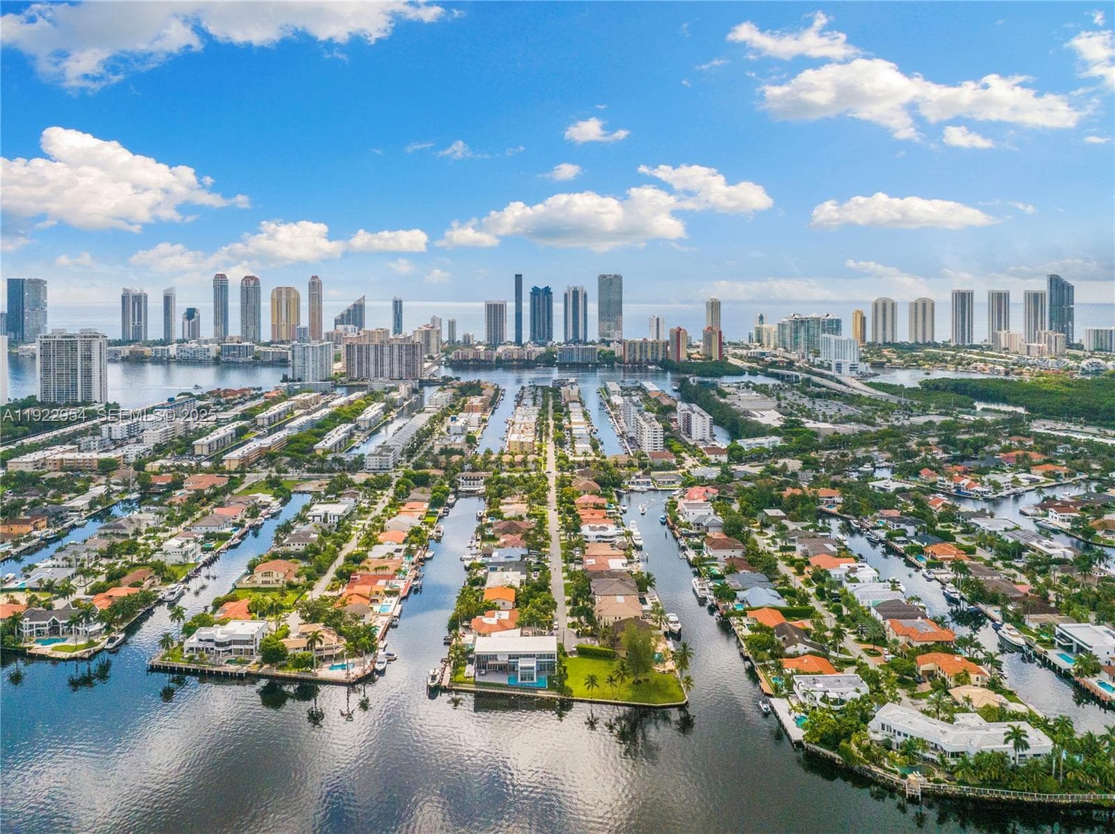 3344 NE 167th St, North Miami Beach FL 33160 — 13