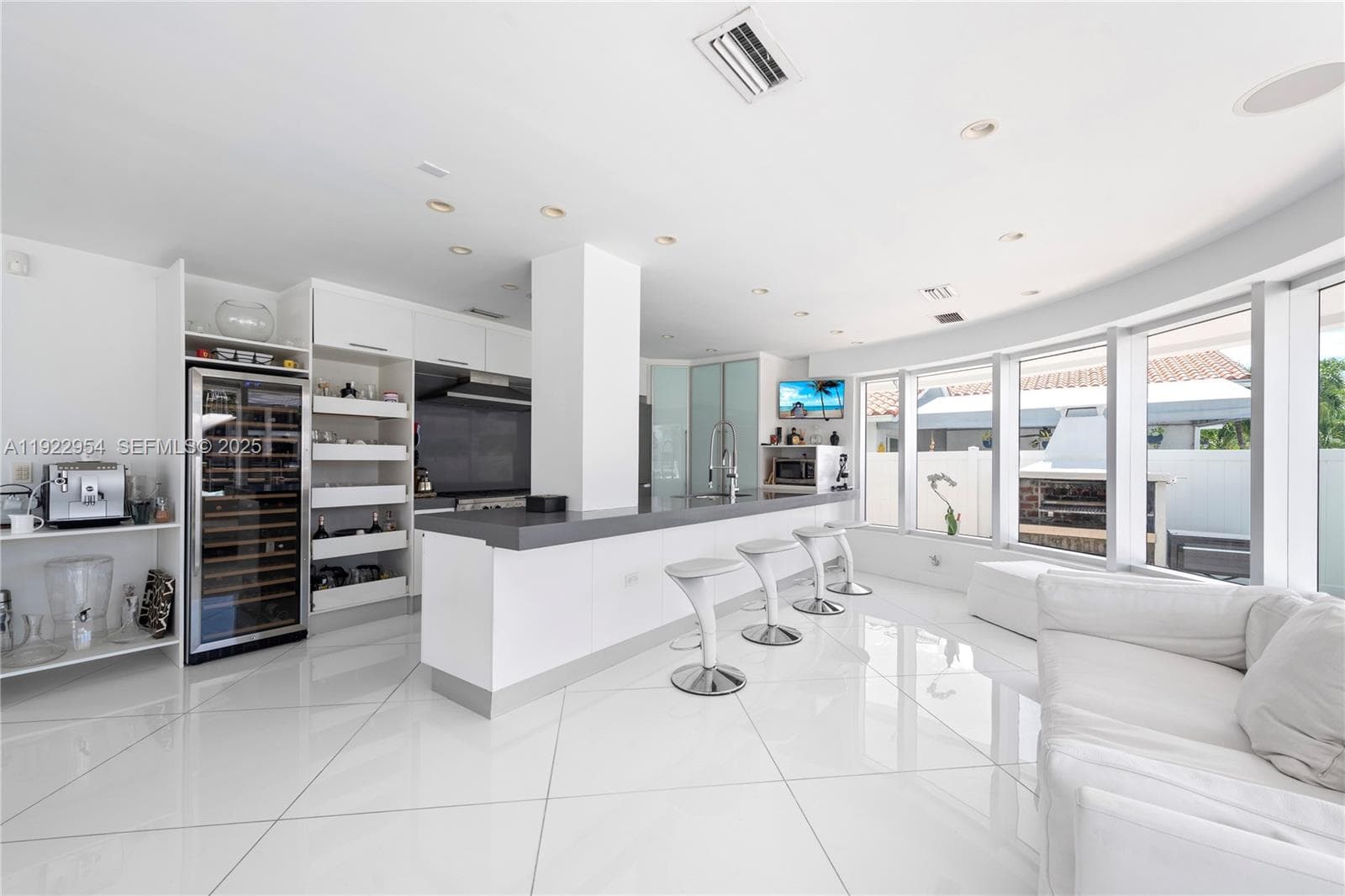 3344 NE 167th St, North Miami Beach FL 33160 — 16