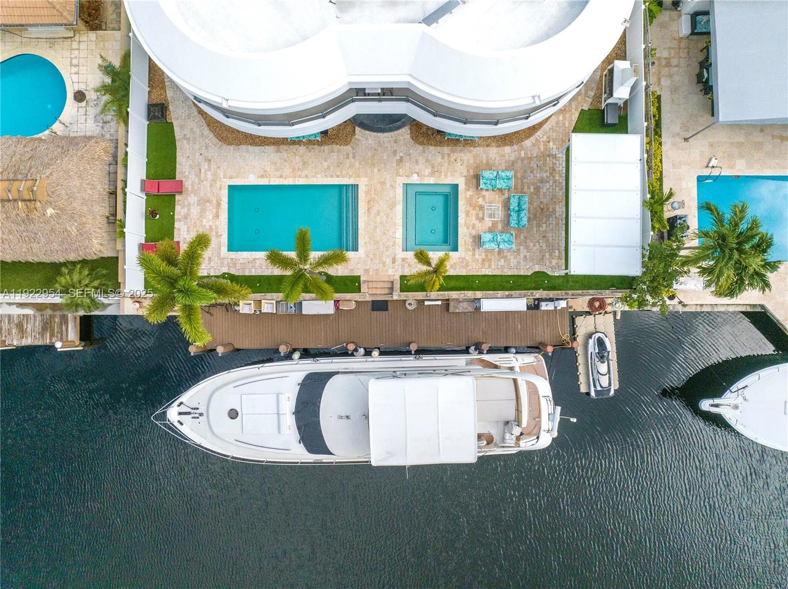 3344 NE 167th St, North Miami Beach FL 33160 — 38