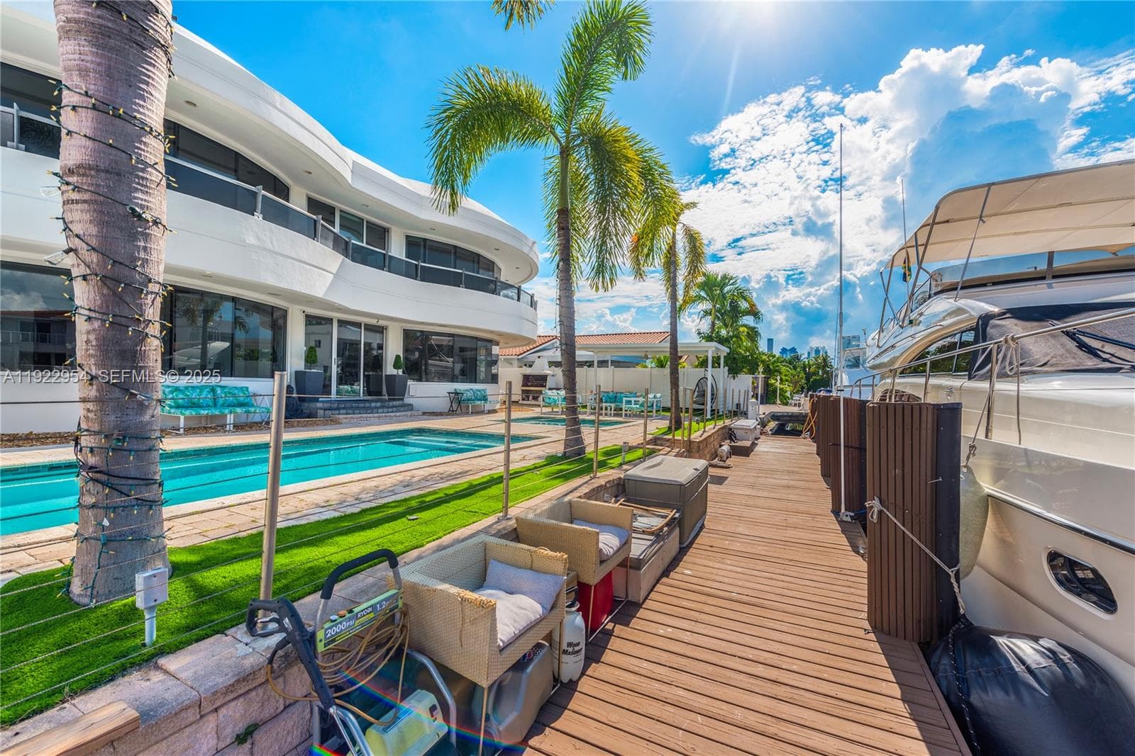 3344 NE 167th St, North Miami Beach FL 33160 — 37