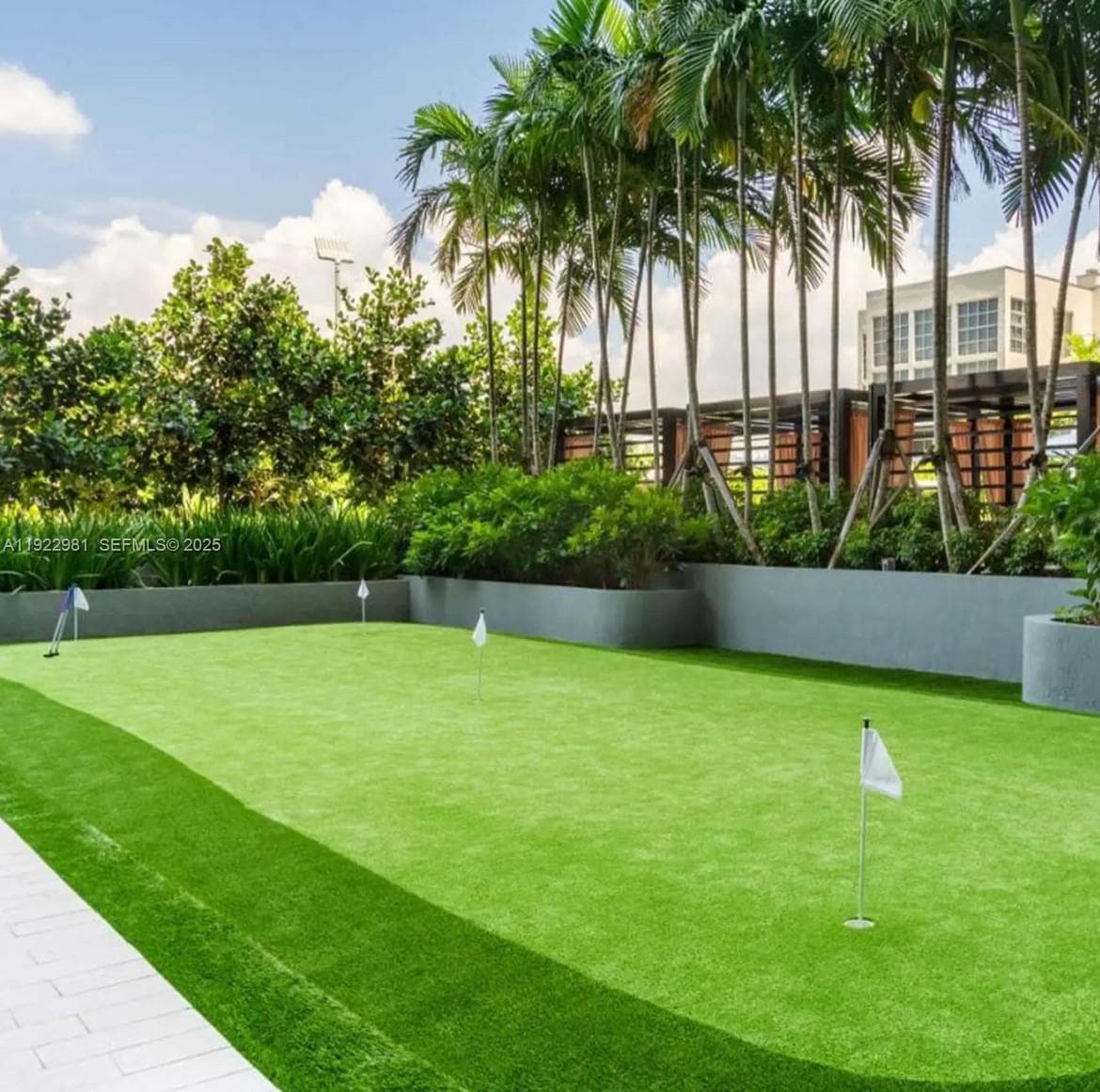 121 NE 34th St # 2701, Miami FL 33137 — 33