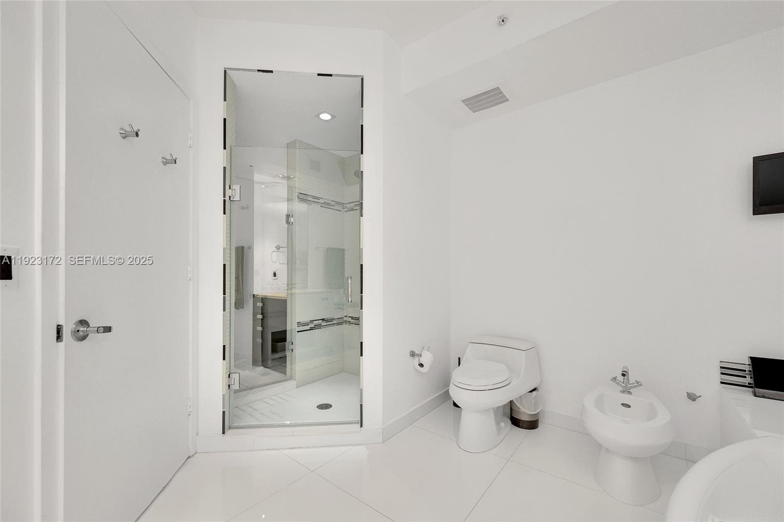 18201 Collins Ave # 1002, Sunny Isles Beach FL 33160 — 19