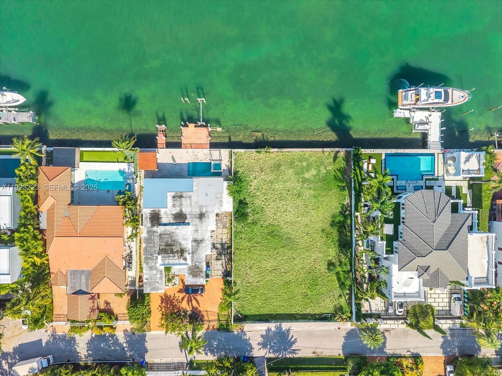 851 N Venetian Dr, Miami FL 33139 — 9