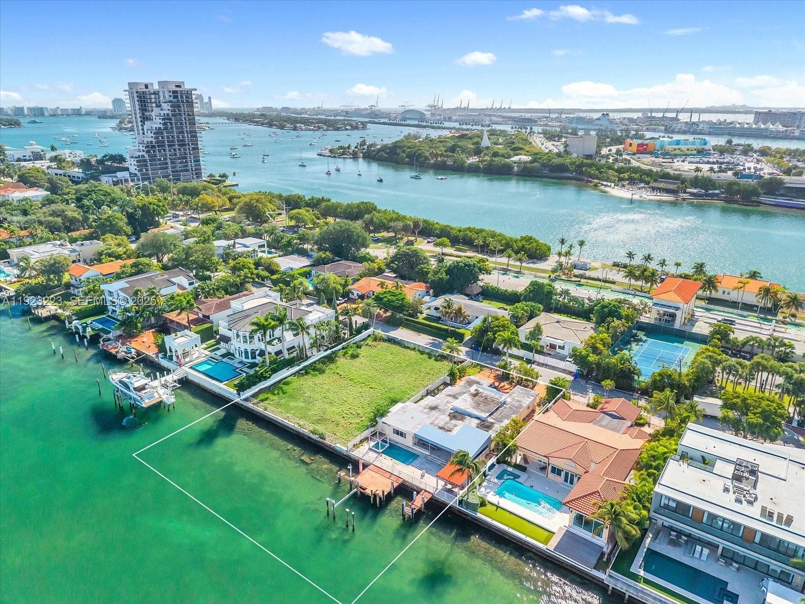 851 N Venetian Dr, Miami FL 33139 — 11