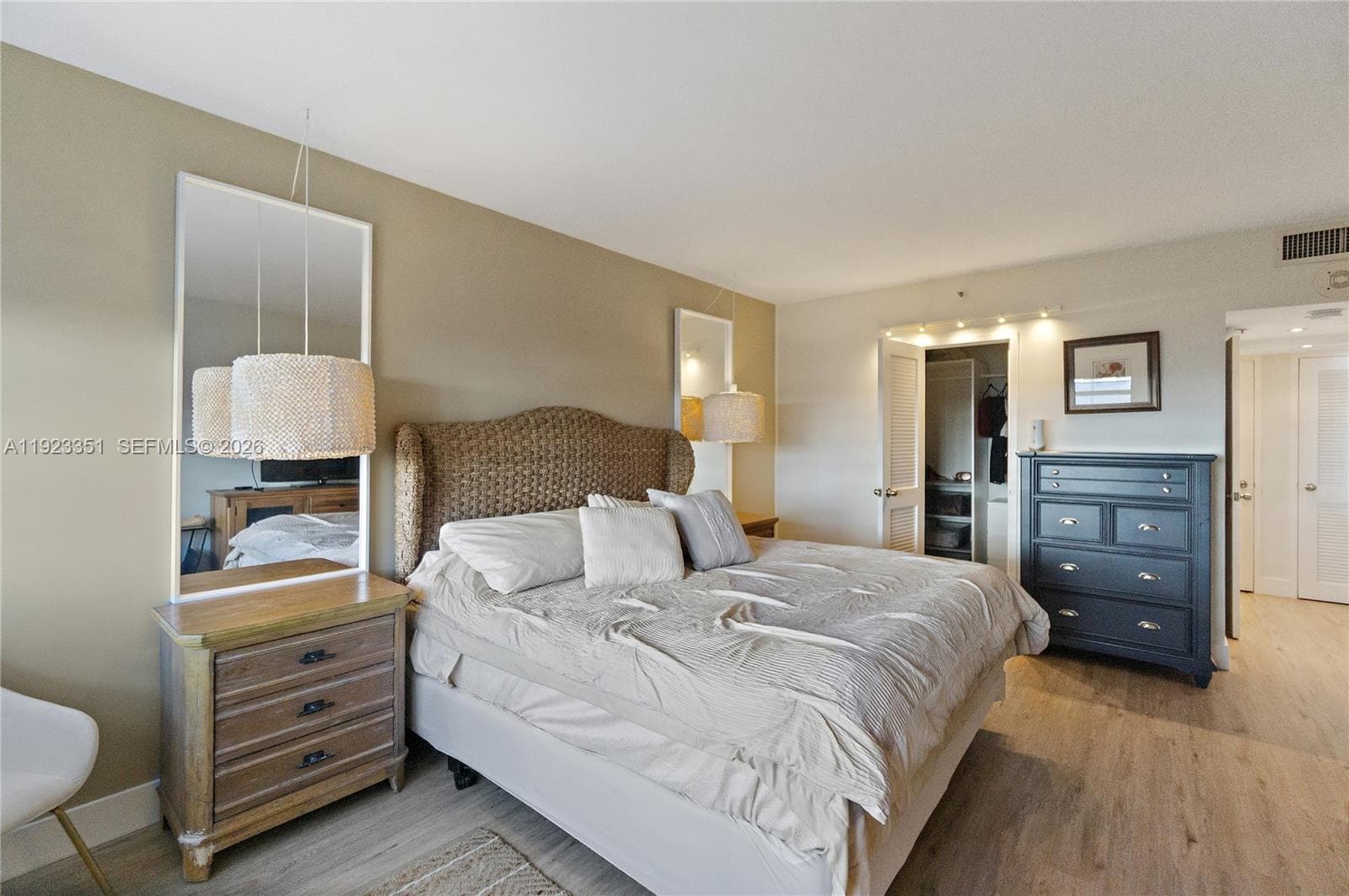 100 Lincoln Rd # 410, Miami Beach FL 33139 — 13