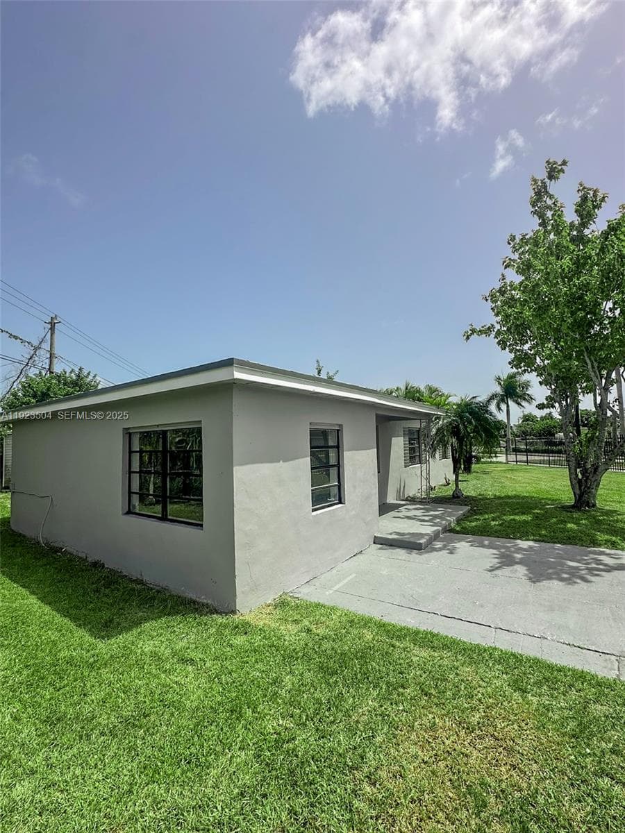 14801 Lincoln Blvd, Miami FL 33176 — 27