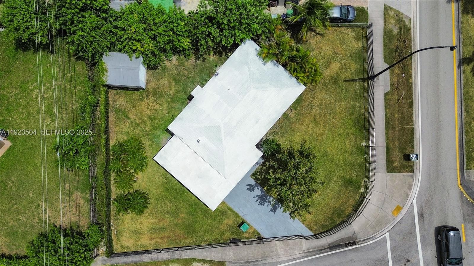 14801 Lincoln Blvd, Miami FL 33176 — 33