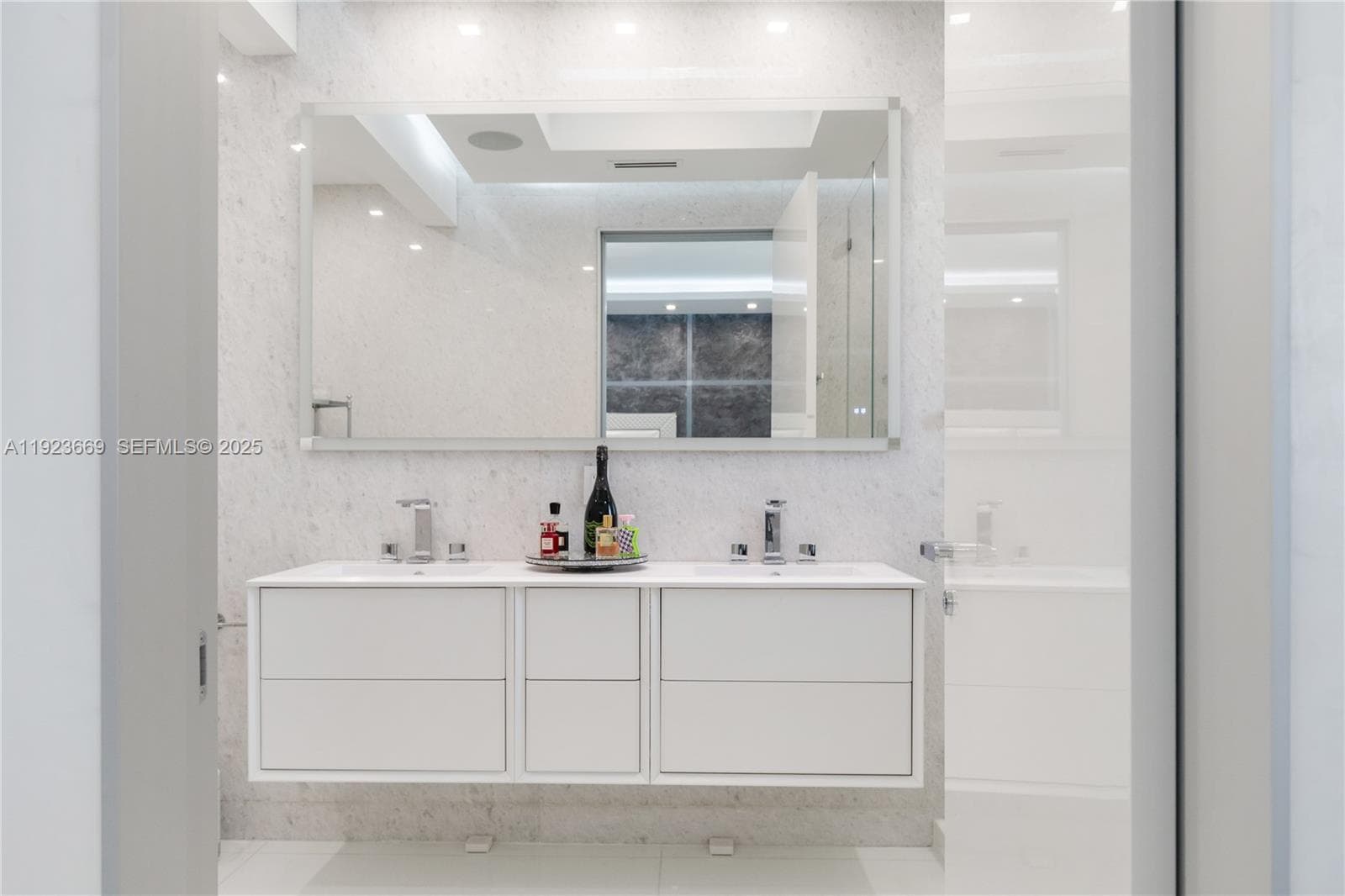 17875 Collins Ave, Sunny Isles Beach FL 33160 — 34