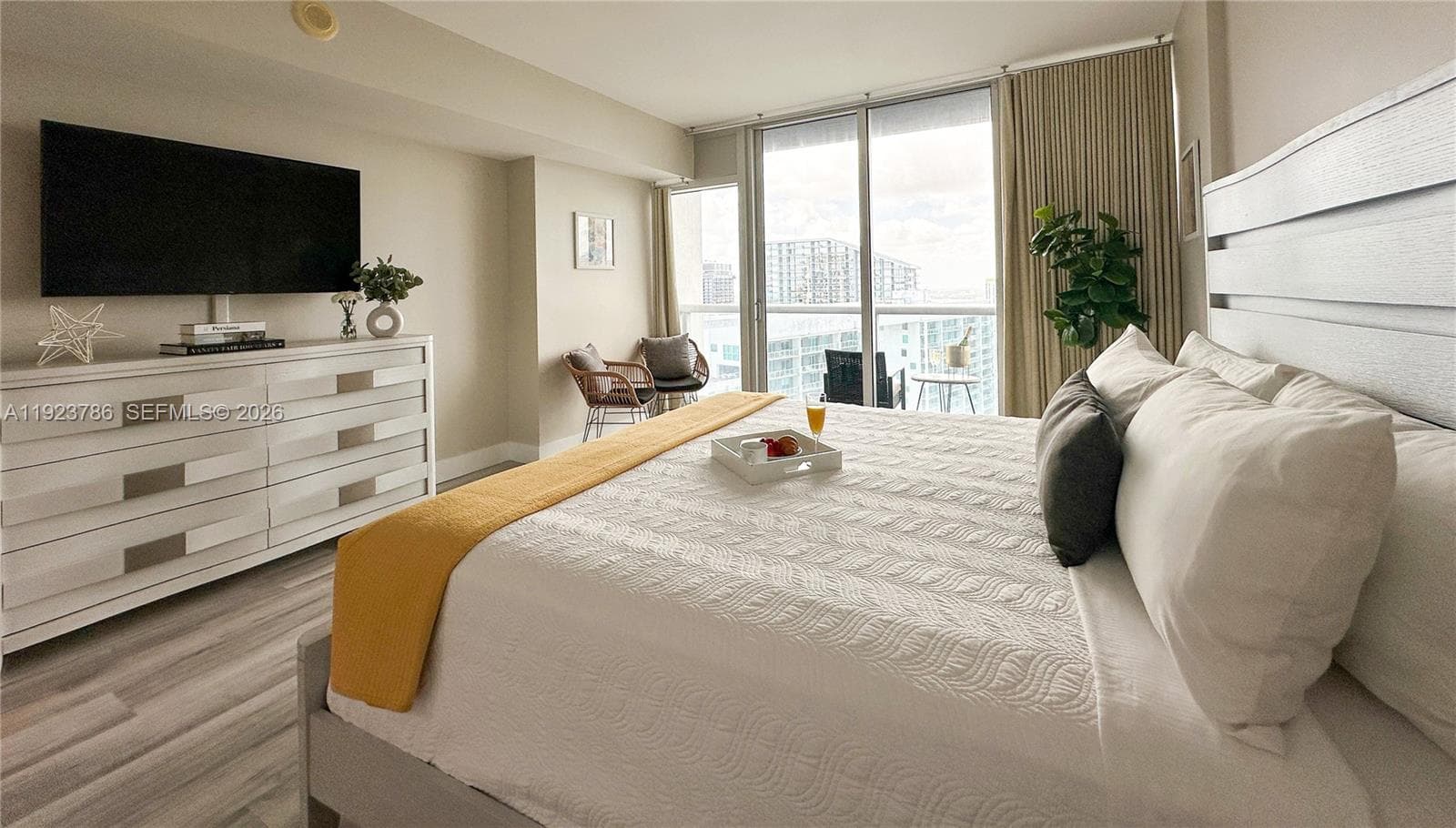 485 Brickell Ave # 4405, Miami FL 33131 — 1