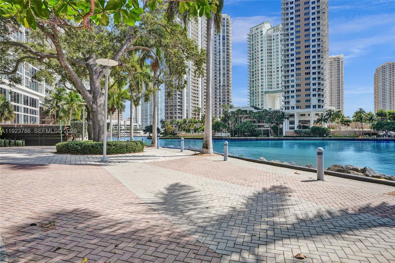 485 Brickell Ave # 4405, Miami FL 33131 — 35