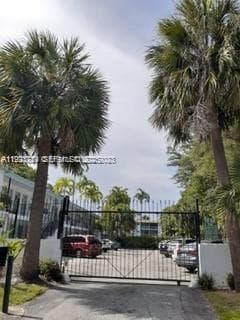 645 NE 77th St # 8, Miami FL 33138 — 1