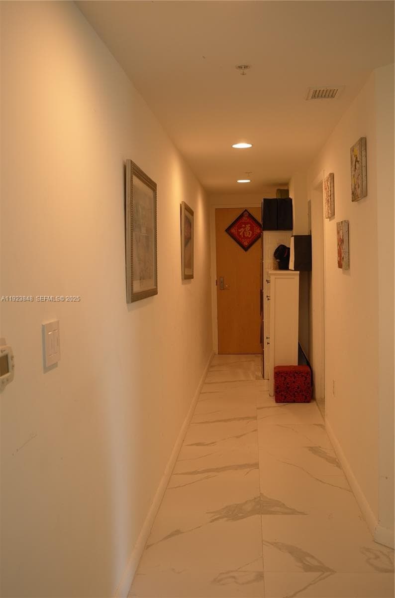 253 NE 2nd St # 908, Miami FL 33132 — 37