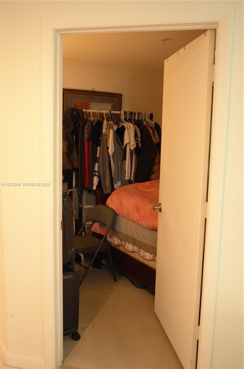 253 NE 2nd St # 908, Miami FL 33132 — 40