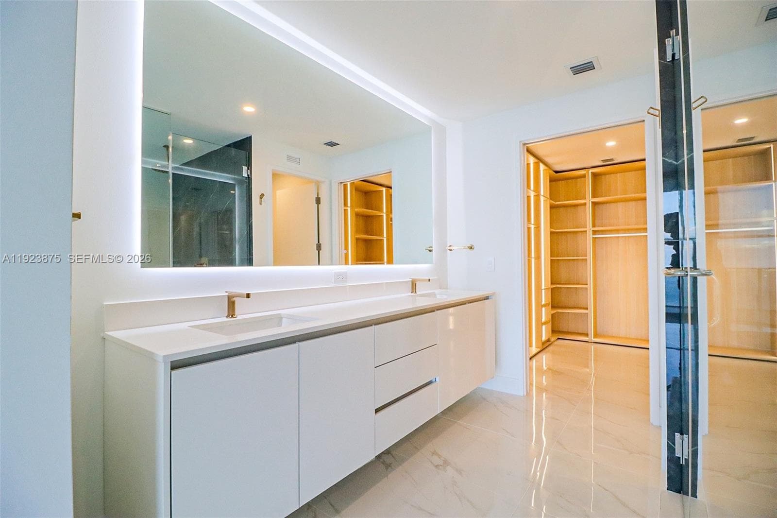 700 NE 24 st # 4201, Miami FL 33137 — 26