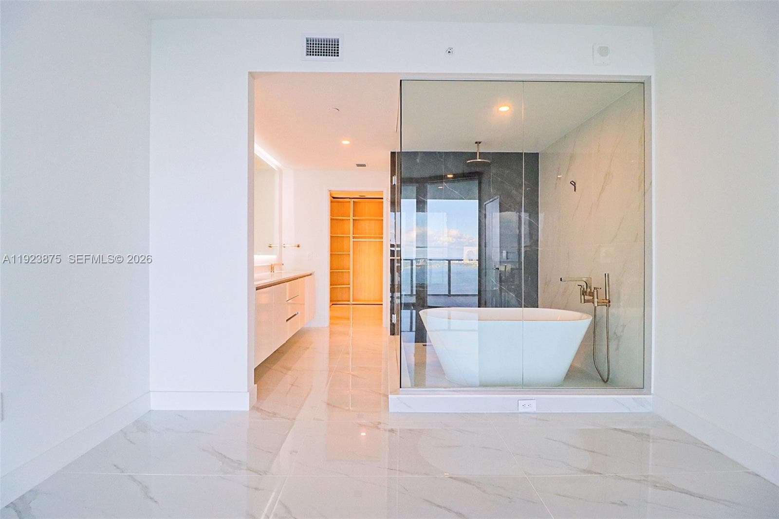 700 NE 24 st # 4201, Miami FL 33137 — 22