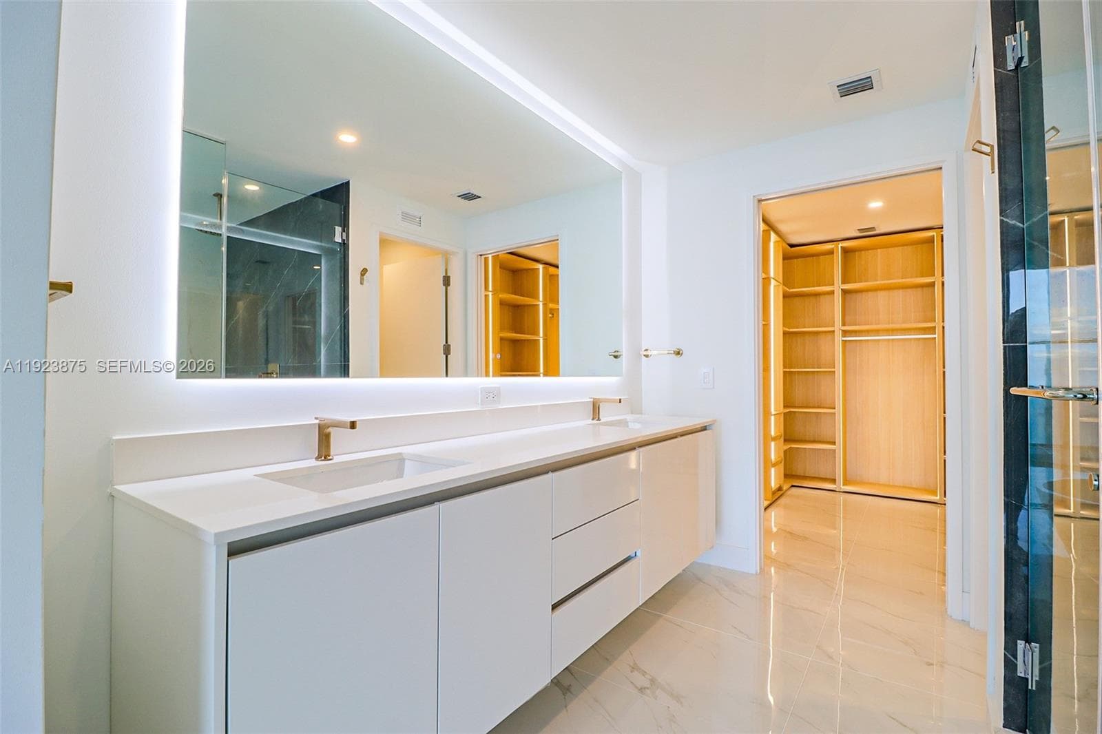 700 NE 24 st # 4201, Miami FL 33137 — 24