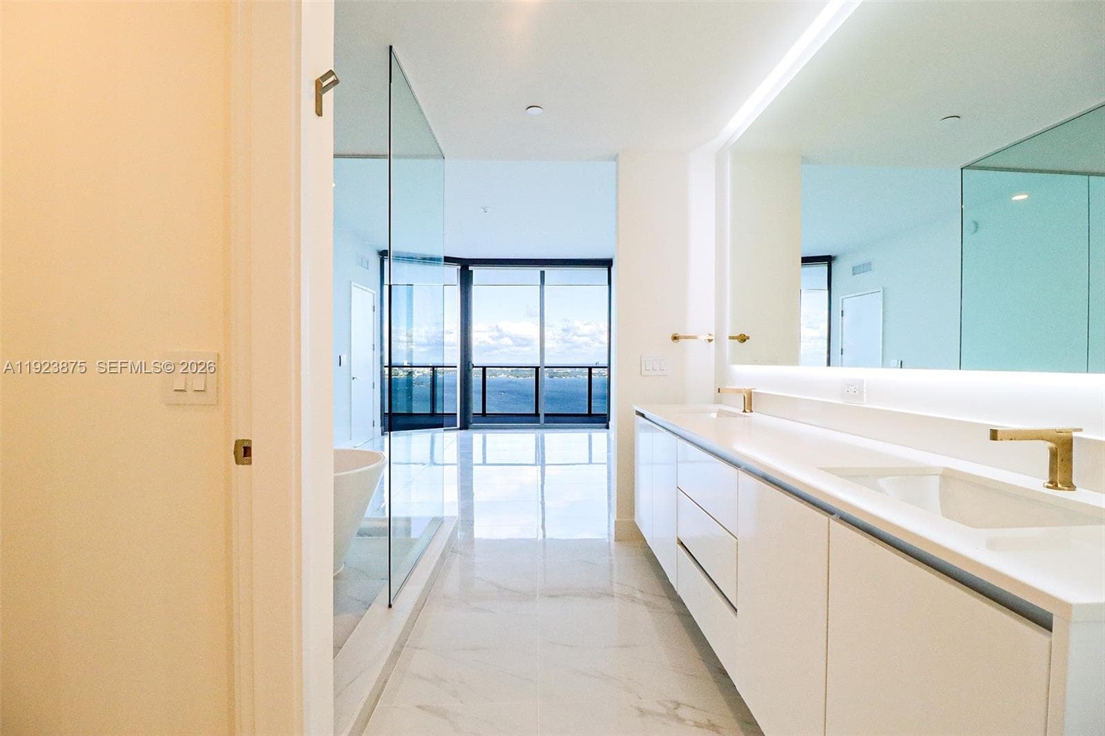 700 NE 24 st # 4201, Miami FL 33137 — 30