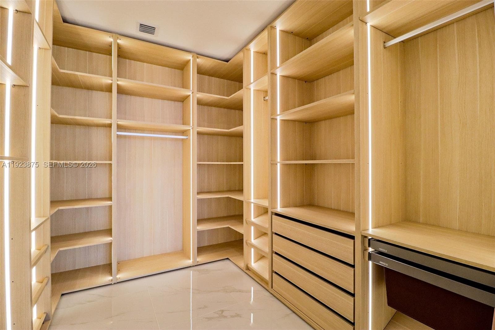 700 NE 24 st # 4201, Miami FL 33137 — 38